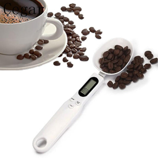 Cuillère balance numérique portable KitZenShop™ avec écran LCD, idéale pour mesurer farine, épices et ingrédients de cuisine.